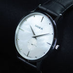 Kép betöltése a Galériamegjelenítőbe, Luxury watch (105.10.051D.01): watch face