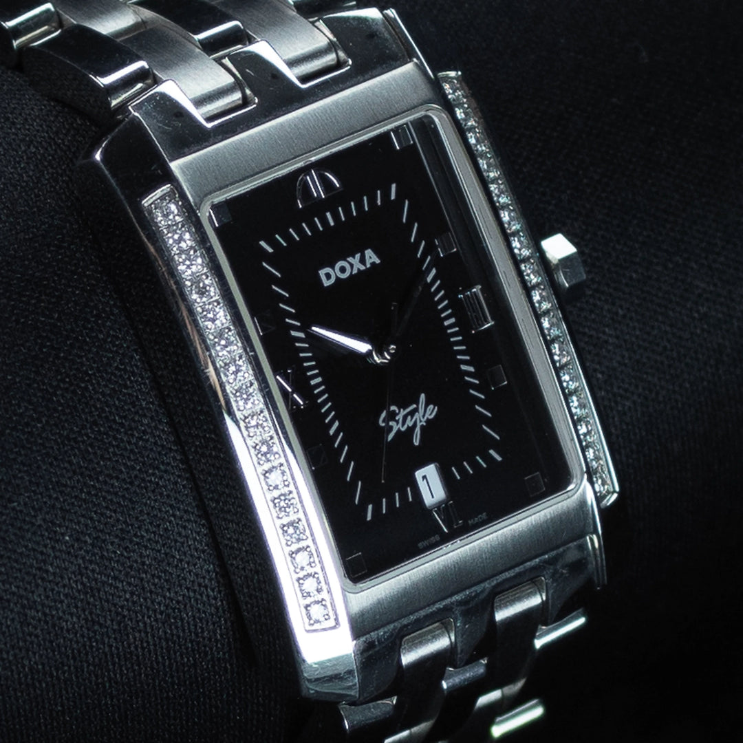 Luxury watch (240.10D.102.10): watch face angled view left