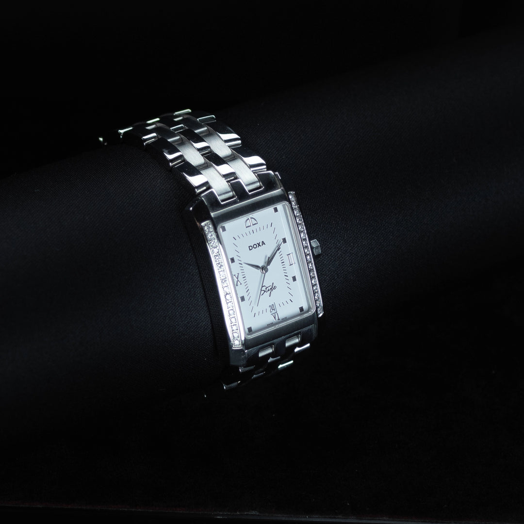 Luxury watch (240.10d.012.10): watch face angled view left zoomed out