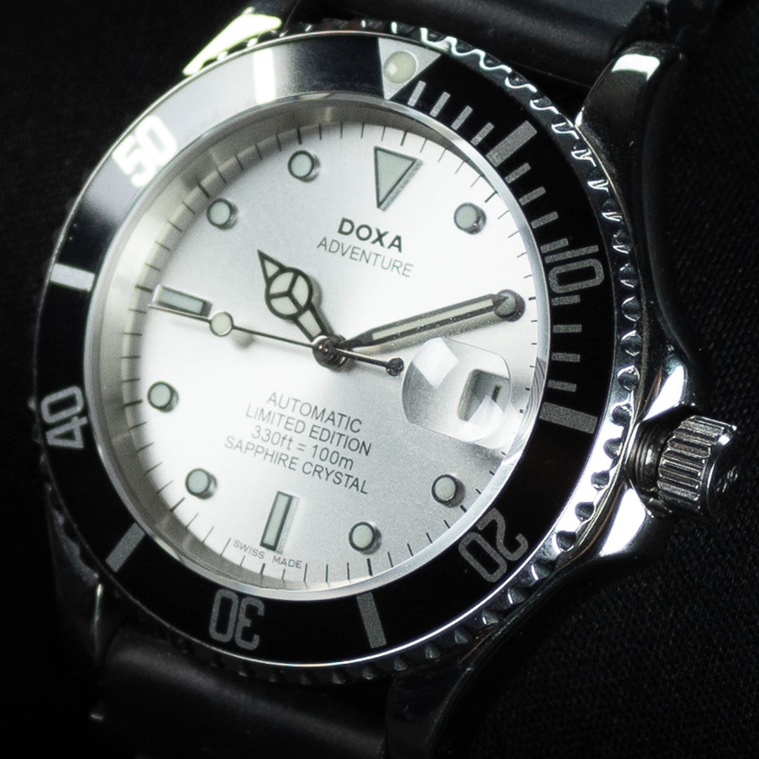 Luxury watch (550.10): watch face angled view right