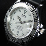 Kép betöltése a Galériamegjelenítőbe, Luxury watch (550.10.014.10WS): watch face angled view right