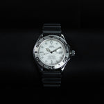 Kép betöltése a Galériamegjelenítőbe, Luxury watch (550.10.014.10WS): watch face zoomed out