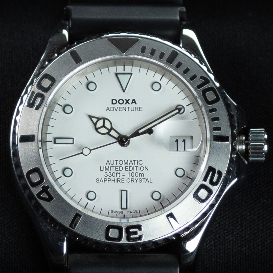 Luxury watch (550.10.014.10WS): watch face