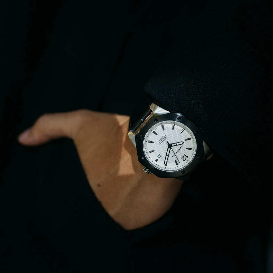 CORNAVIN CO 2021-2006 Downtown 3-H Karóra – Image 3