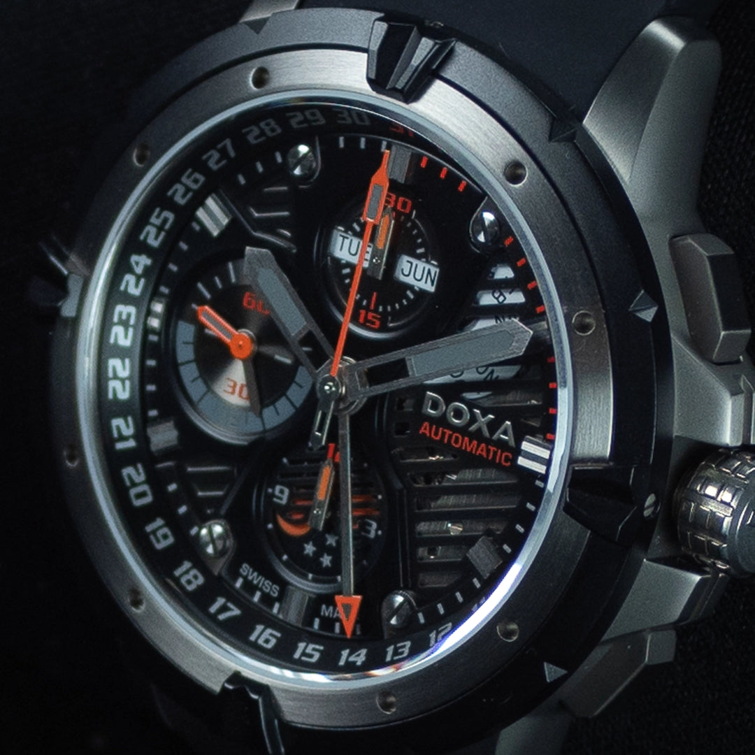 Luxury watch (D197BB0): watch face angled view right