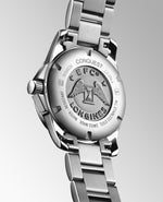 Kép betöltése a Galériamegjelenítőbe, LONGINES L33764766 Conquest Karóra