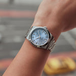 Kép betöltése a Galériamegjelenítőbe, LONGINES L34304926 Conquest Karóra