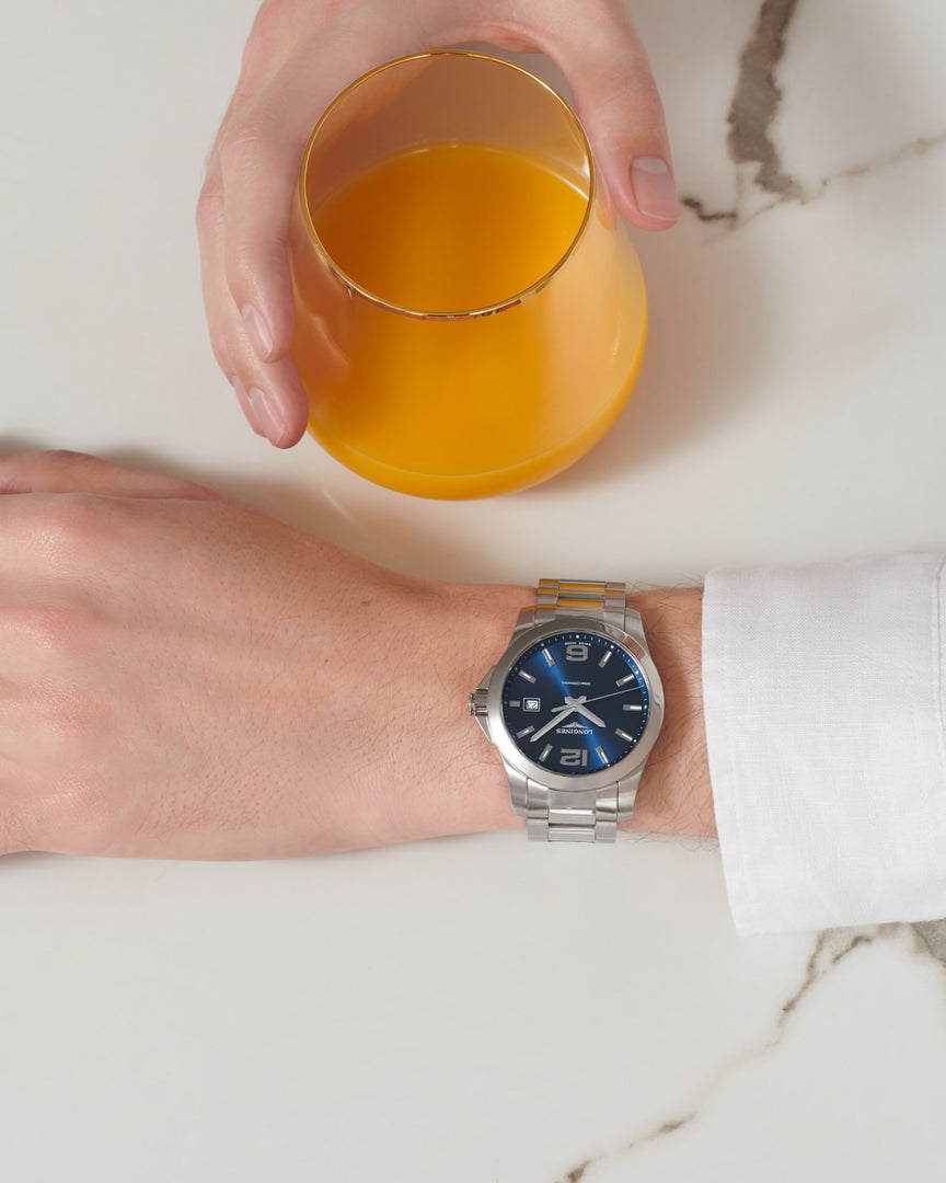 LONGINES L37594966 Conquest Karóra