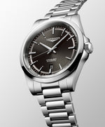 Kép betöltése a Galériamegjelenítőbe, LONGINES L38304526 Conquest Karóra