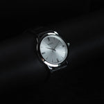 Kép betöltése a Galériamegjelenítőbe, Luxury watch (106.10.021.01): watch face angled view left zoomed out
