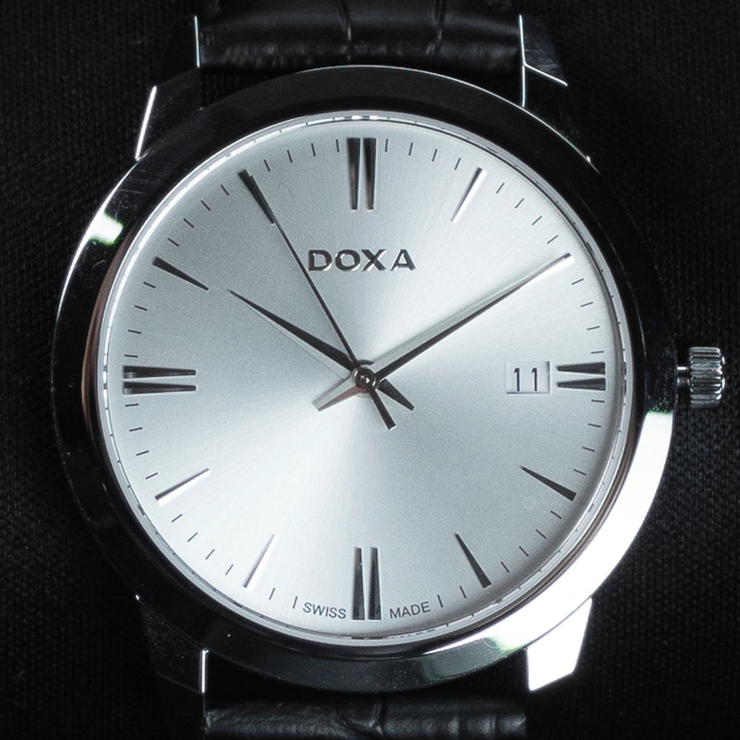 Luxury watch (106.10.021.01): watch face