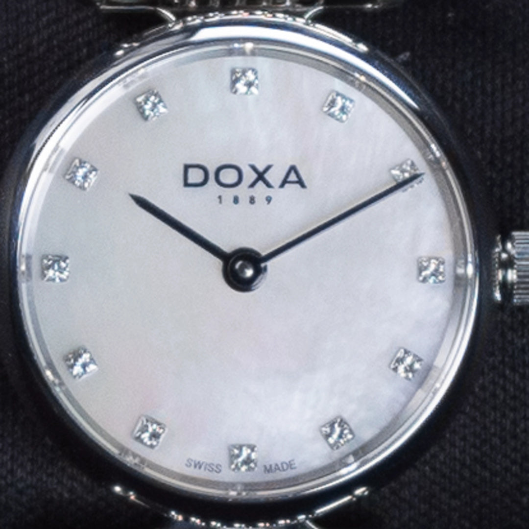 Luxury watch (111.15.058.10): watch face