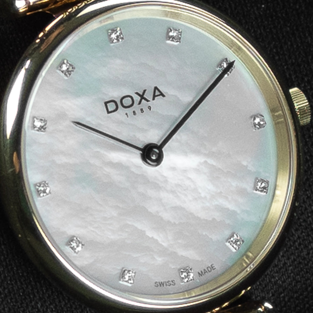Luxury watch (111.33.058.11): watch face angled view left