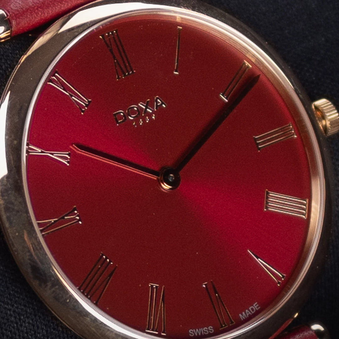 Luxury watch (112.90.164.05): watch face angled view left