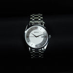 Kép betöltése a Galériamegjelenítőbe, Luxury watch (121.10.023.10): watch face zoomed out
