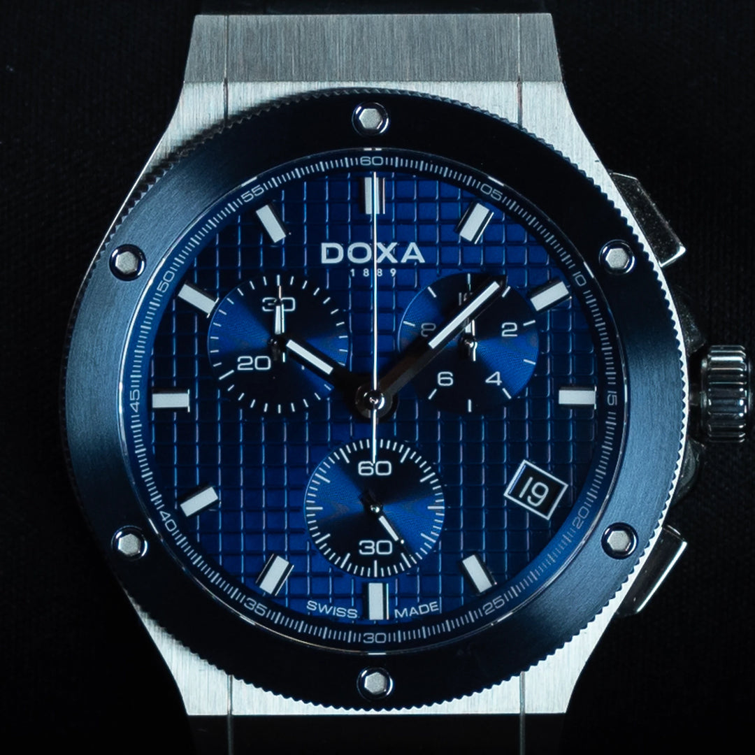Luxury watch (166.10.201.10): watch face