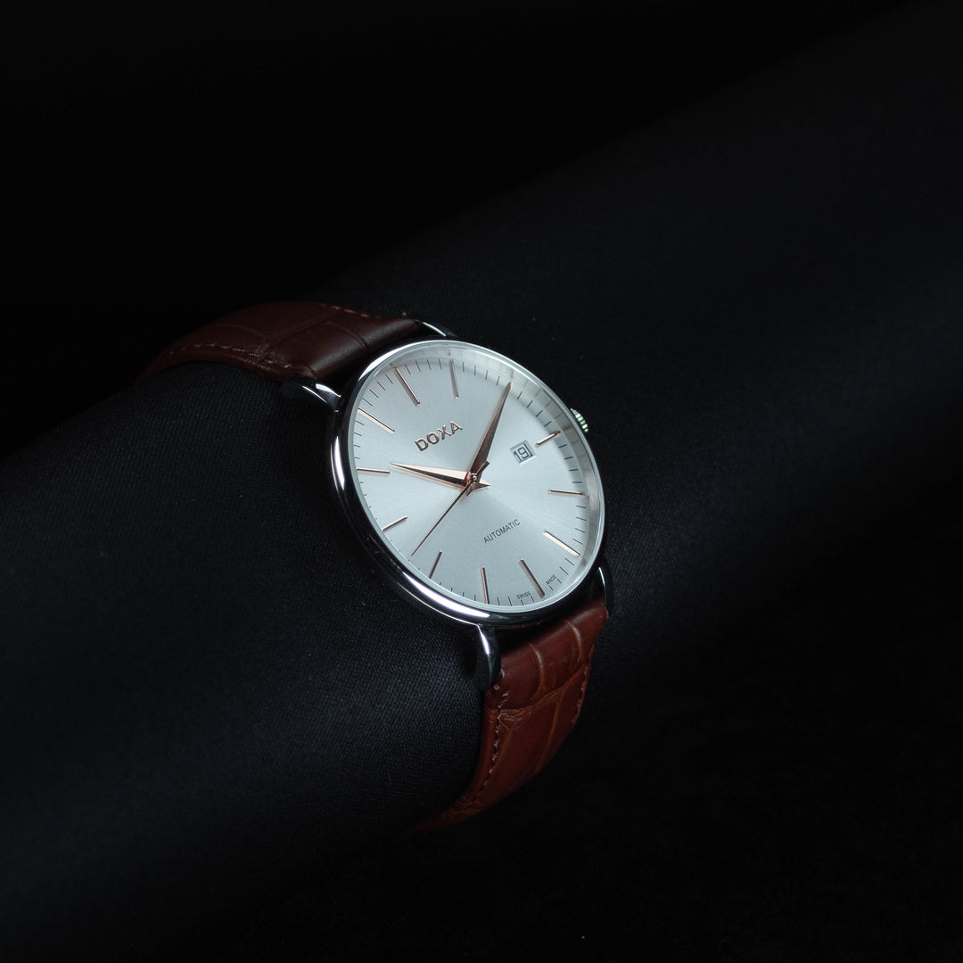 Luxury watch (171.10.021R.02): watch face angled view left zoomed out