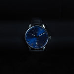 Kép betöltése a Galériamegjelenítőbe, Luxury watch (195.10.201.01): watch face zoomed out
