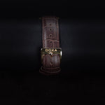 Kép betöltése a Galériamegjelenítőbe, Luxury watch (195.50.011.02): watch bracelet zoomed out
