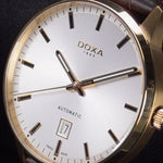 Kép betöltése a Galériamegjelenítőbe, Luxury watch (195.50.011.02): watch face angled view right
