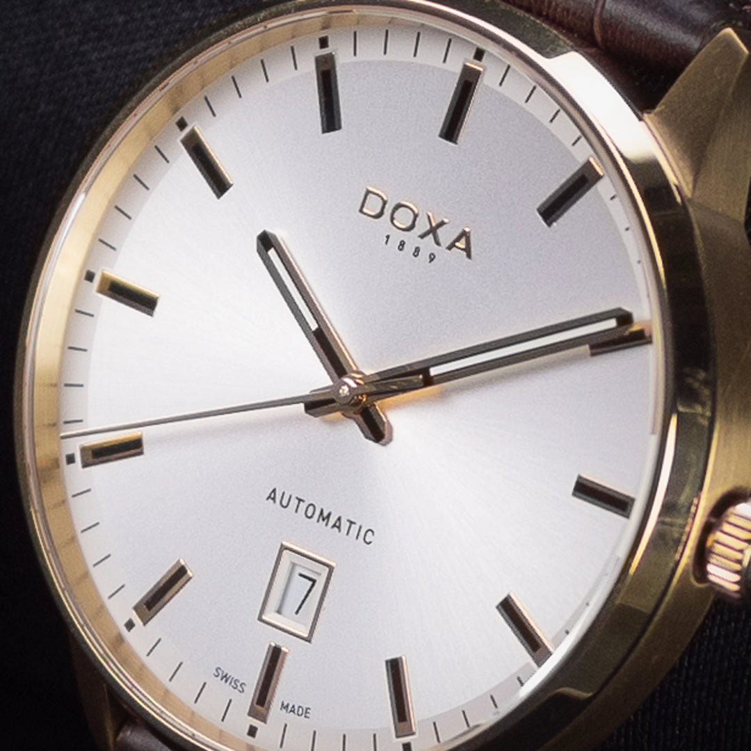 Luxury watch (195.50.011.02): watch face angled view right