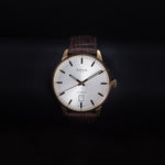 Kép betöltése a Galériamegjelenítőbe, Luxury watch (195.50.011.02): watch face zoomed out
