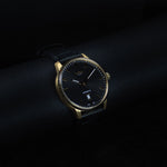 Kép betöltése a Galériamegjelenítőbe, Luxury watch (195.50.101.01): watch face angled view left zoomed out
