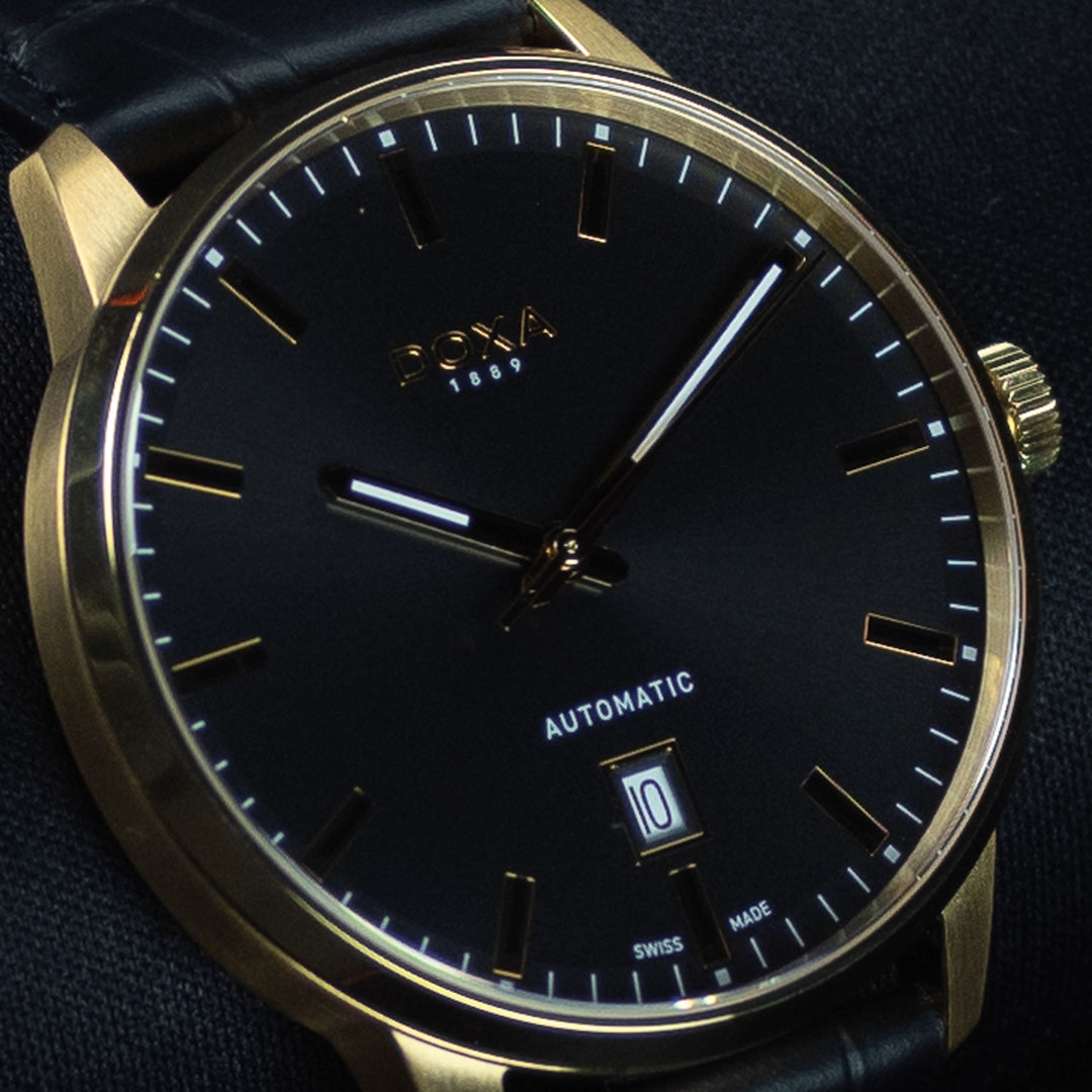 Luxury watch (195.50.101.01): watch face angled view left