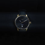 Kép betöltése a Galériamegjelenítőbe, Luxury watch (195.50.101.01): watch face zoomed out
