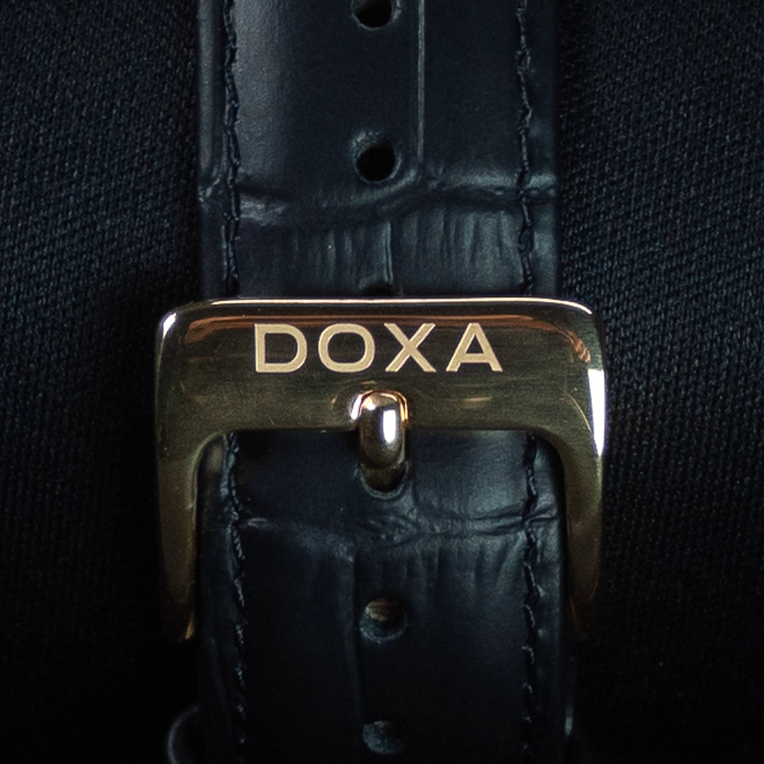 Luxury watch (195.90.011.01): watch bracelet