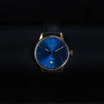 Kép betöltése a Galériamegjelenítőbe, Luxury watch (195.90.201.01): watch face zoomed out
