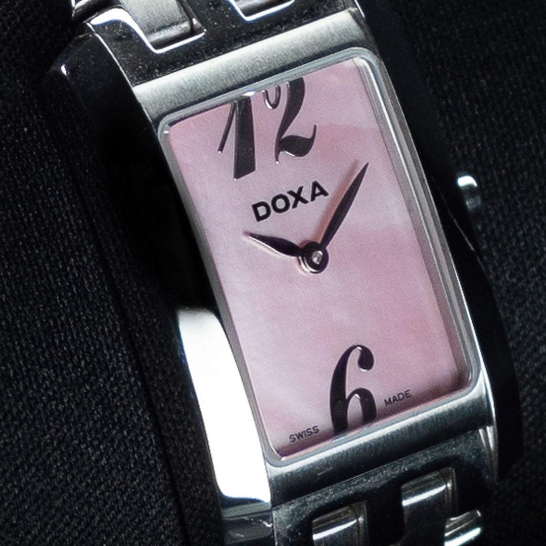 Luxury watch (247.15.395.10): watch face angled view left