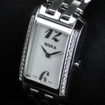 Kép betöltése a Galériamegjelenítőbe, Luxury watch (247.15D.055.10): watch face angled view right
