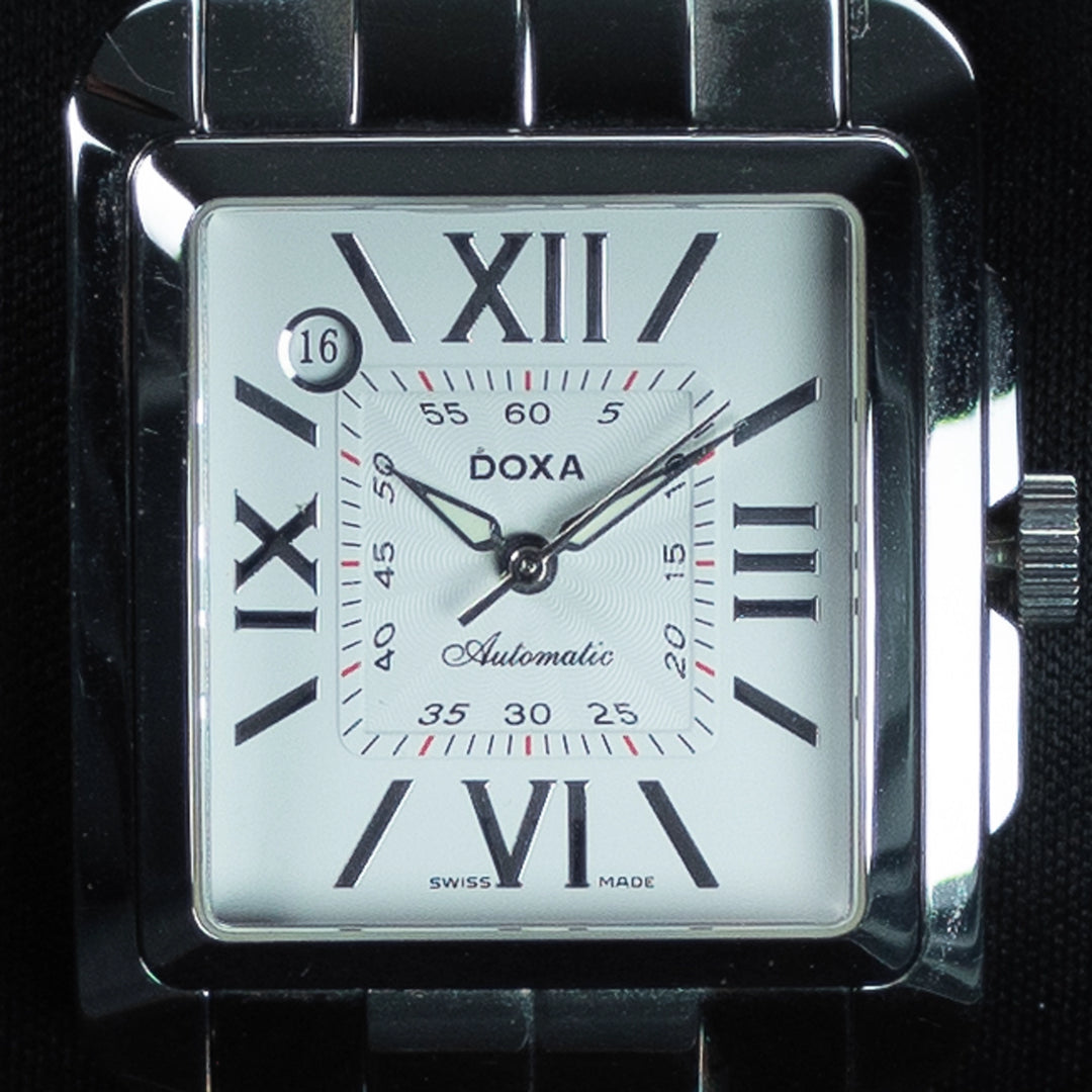 Luxury watch (251.10.012.10): watch face