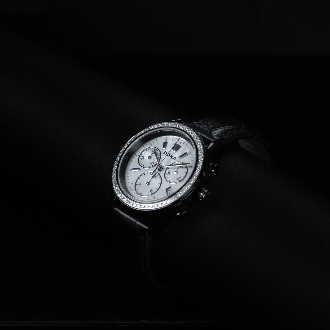 Luxury watch (278.35SD.051.01): watch face angled view right zoomed out
