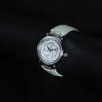 Kép betöltése a Galériamegjelenítőbe, Luxury watch (462.15D.051.07): watch face angled view right zoomed out
