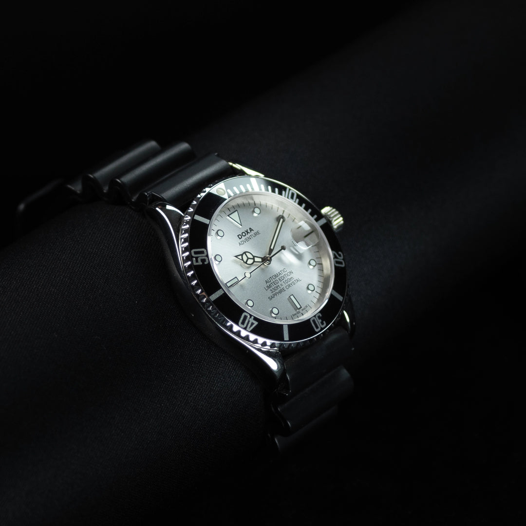 Luxury watch (550.10): watch face angled view left zoomed out
