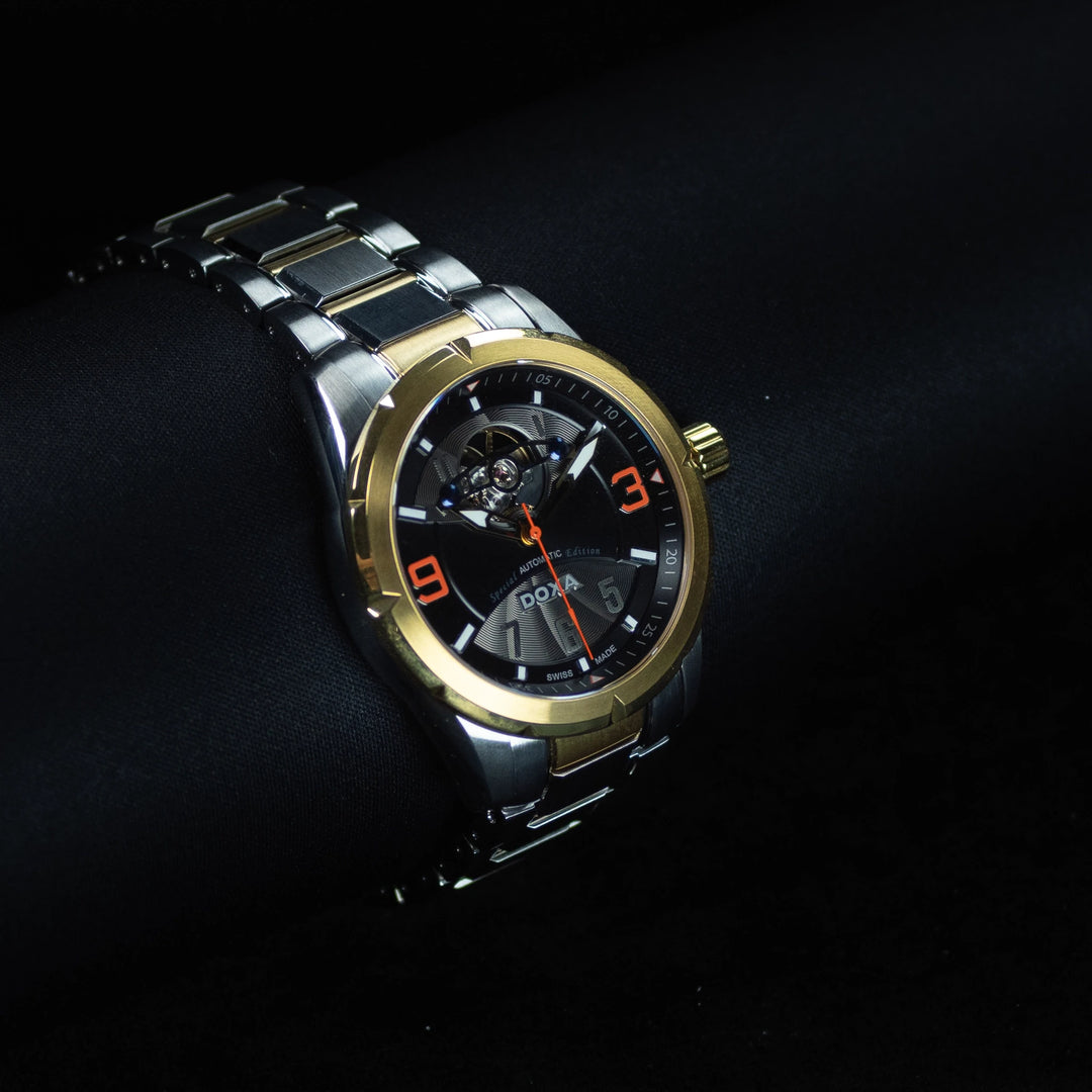 Luxury watch (D109TOW): watch face angled view left zoomed out