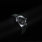 Kép betöltése a Galériamegjelenítőbe, Luxury watch (D190SGY): watch face angled view left zoomed out
