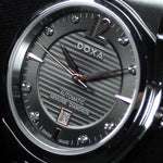 Kép betöltése a Galériamegjelenítőbe, Luxury watch (D190SGY): watch face angled view right
