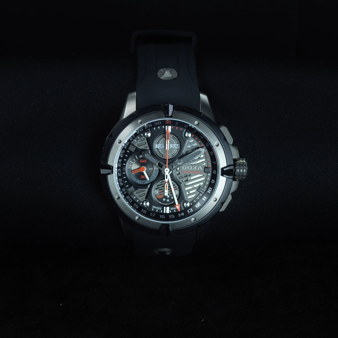 Luxury watch (D197BB0): watch face zoomed out
