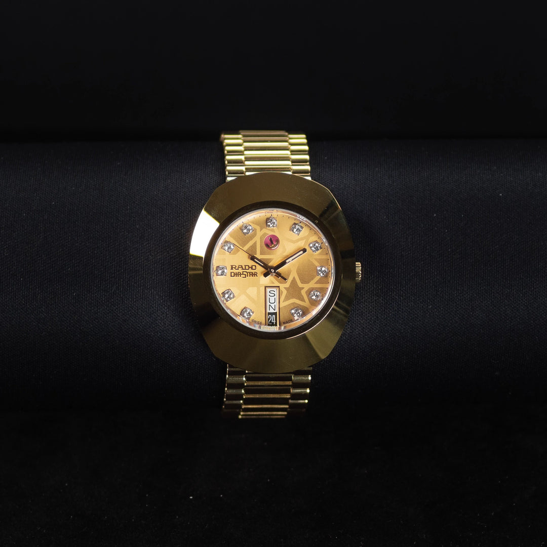 Luxury watch (R12413523): watch face zoomed out
