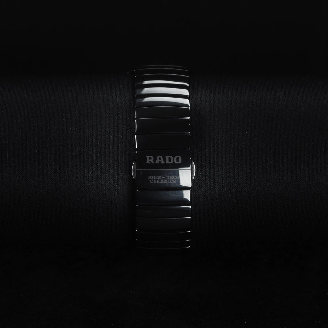 Luxury watch (R13477172): watch bracelet zoomed out