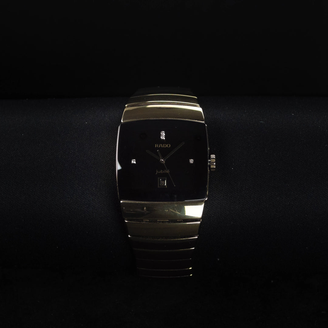Luxury watch (R13841712): watch face zoomed out