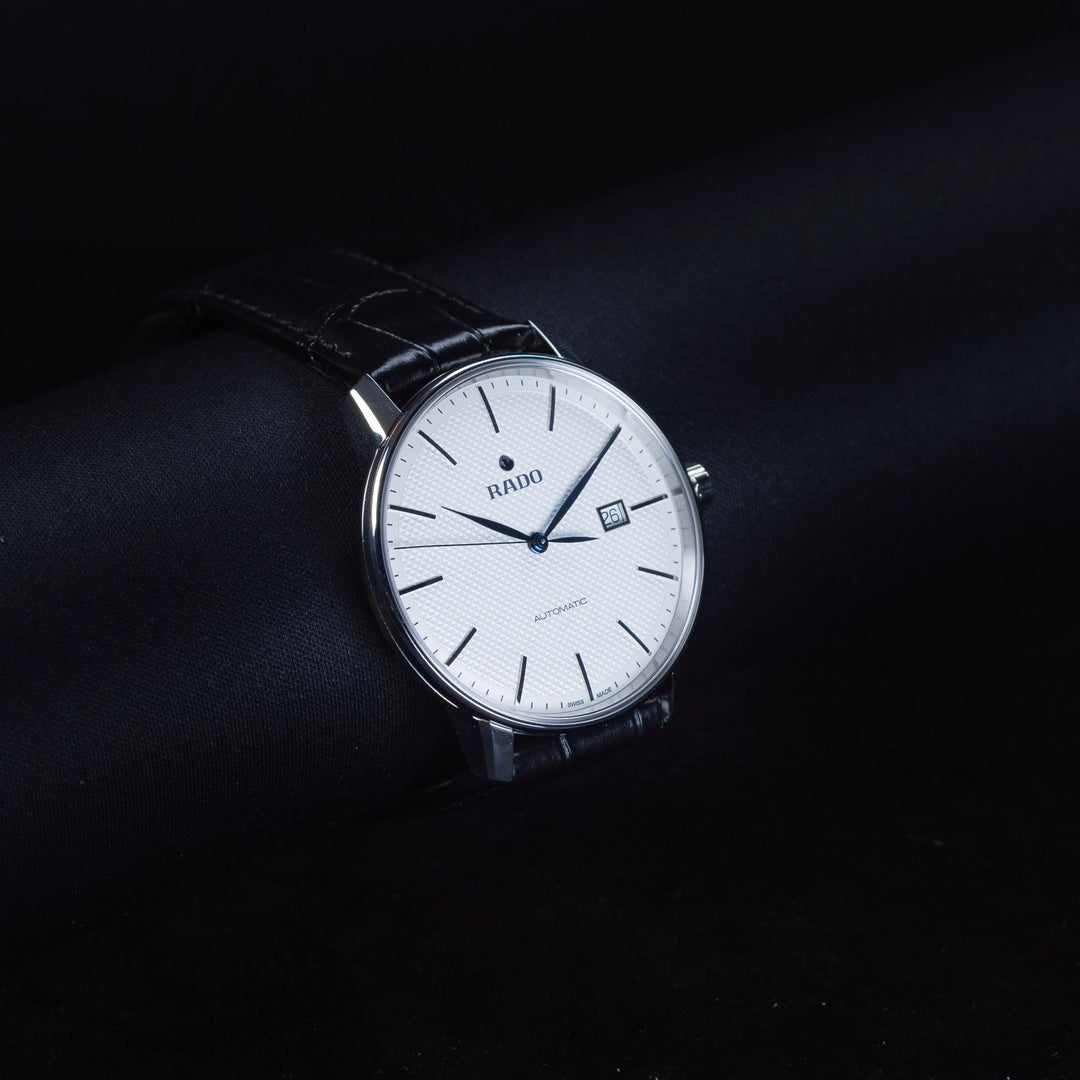 Luxury watch (R22876015): watch face angled view left zoomed out