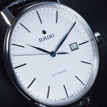 Kép betöltése a Galériamegjelenítőbe, Luxury watch (R22876015): watch face angled view left
