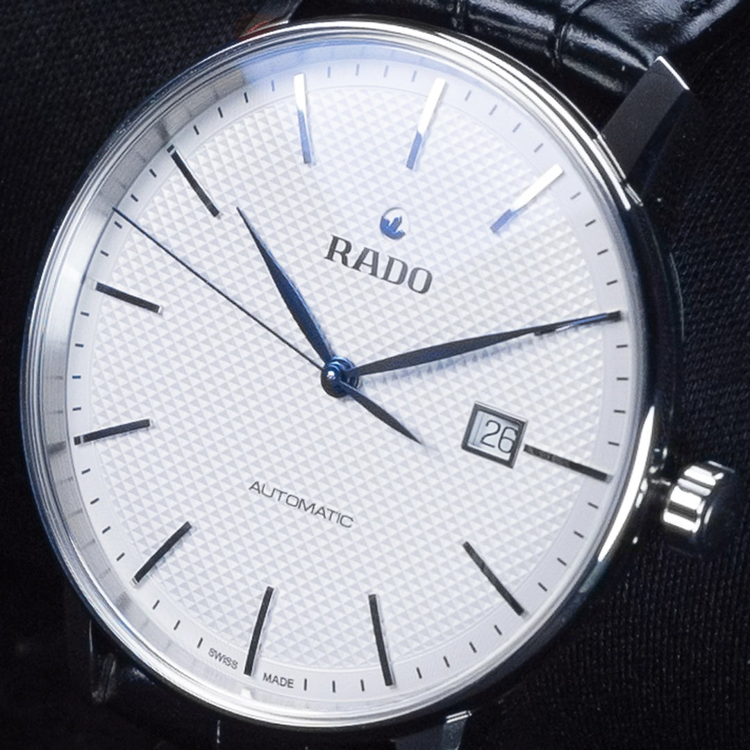 Luxury watch (R22876015): watch face angled view right