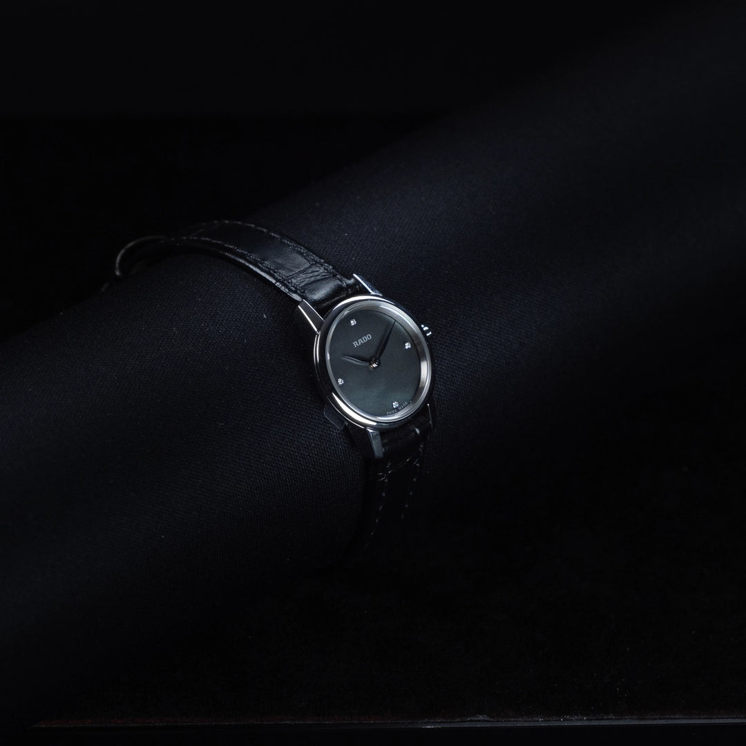 Luxury watch (R22890965): watch face angled view left zoomed out
