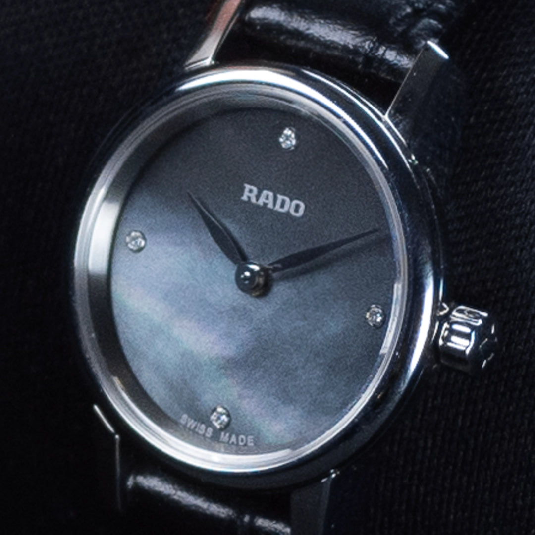 Luxury watch (R22890965): watch face angled view right