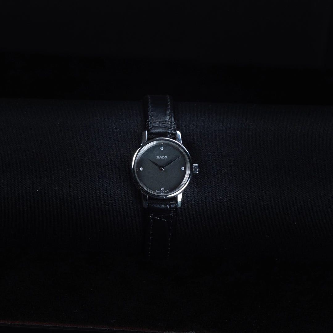Luxury watch (R22890965): watch face zoomed out
